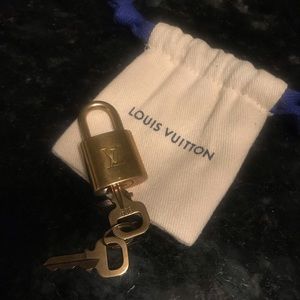 Louis Vuitton Accessories - Louis Vuitton lock and key Louis Vuitton Accessories - Louis Vuitton lock and key